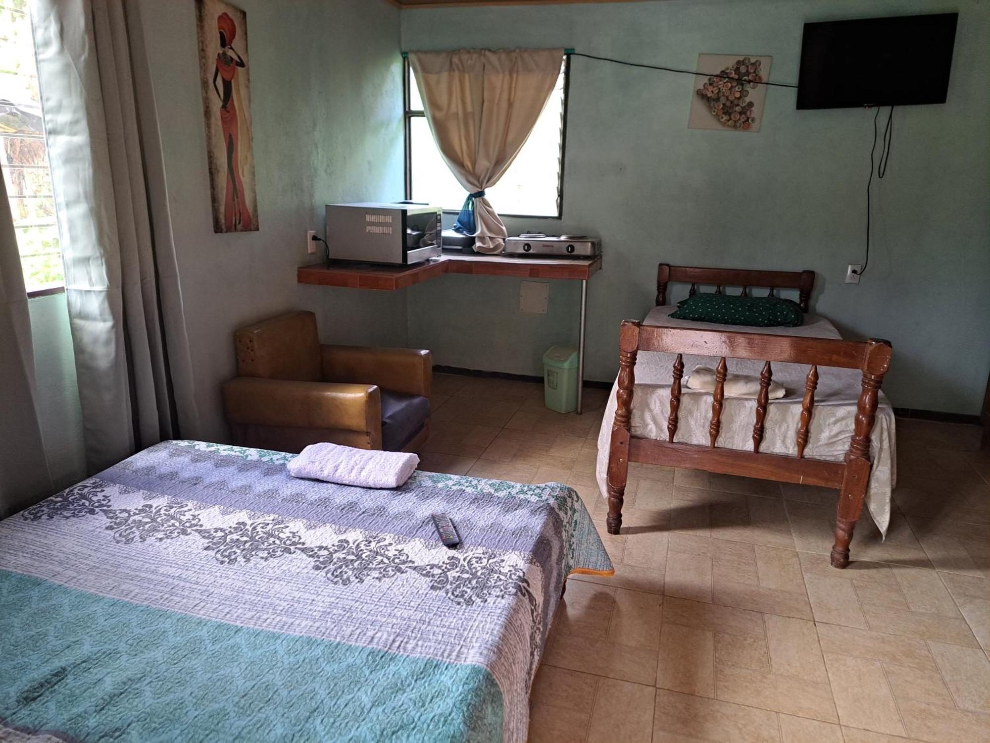 Hospedaje Luis & Ana Pejibaye Bilik gambar